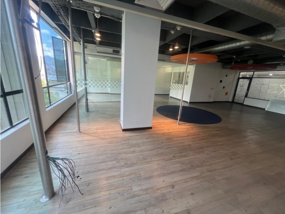 Oficina En Arriendo Sector Milla De Oro Medellín - 1