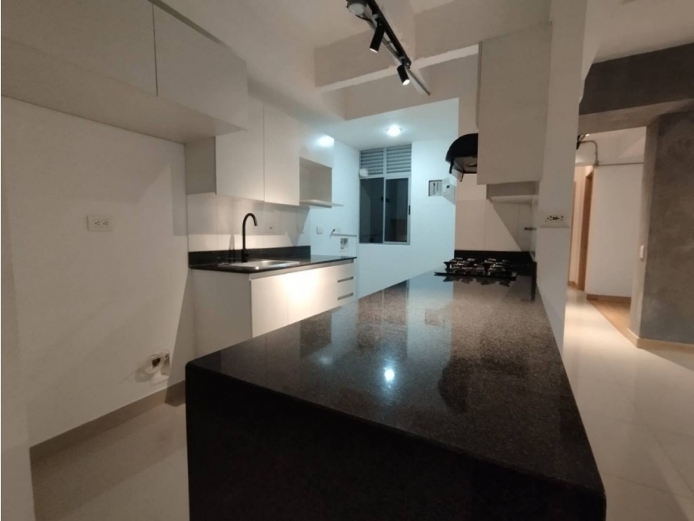 APARTAMENTO EN ARRIENDO EN EL POBLADO — foto 3