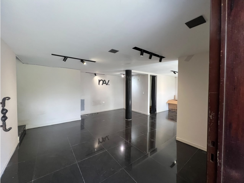 OFICINA EN ARRIENDO EN POBLADO — foto 2