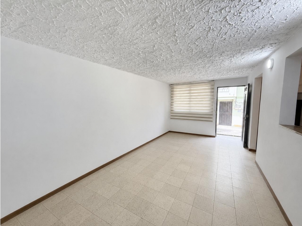CASA PARA LA VENTA EN ROBLEDO — foto 3