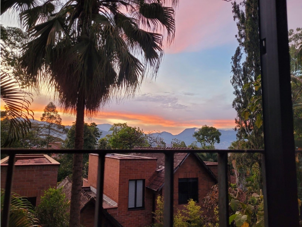 CASA EN VENTA EN LAS BRUJAS ENVIGADO