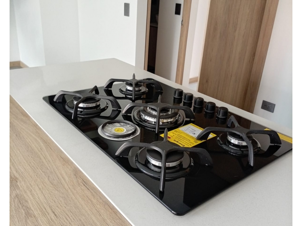 APARTAMENTO EN VENTA EN LA CASTELLANA MEDELLIN — foto 3