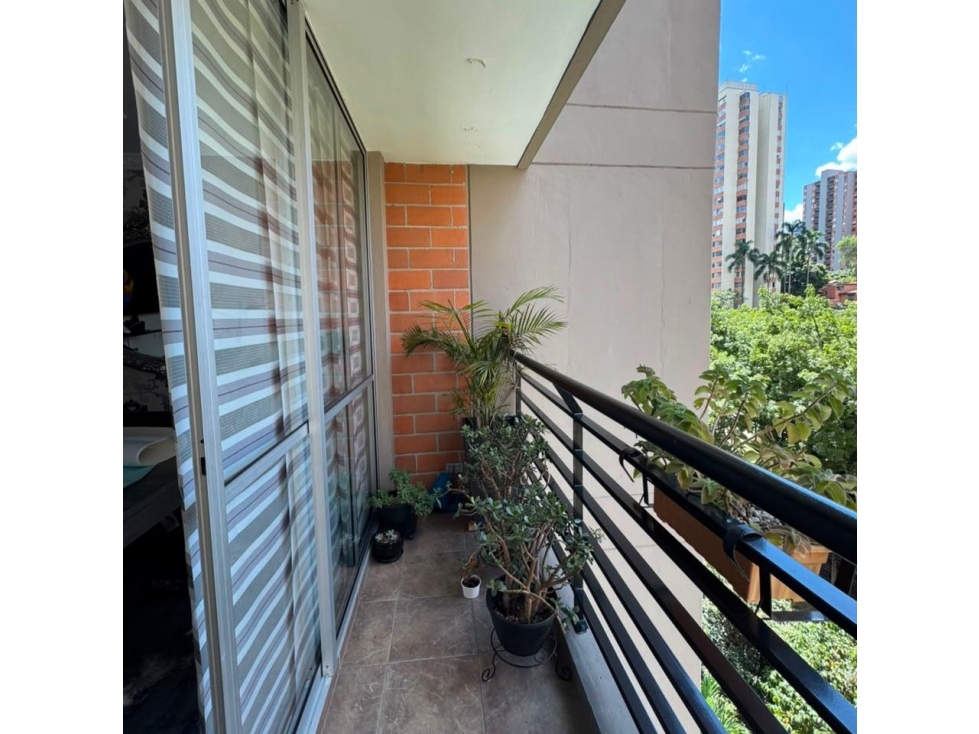 APARTAMENTO PARA LA VENTA EN LOMA DE LOS BERNAL MEDELLIN — foto 2