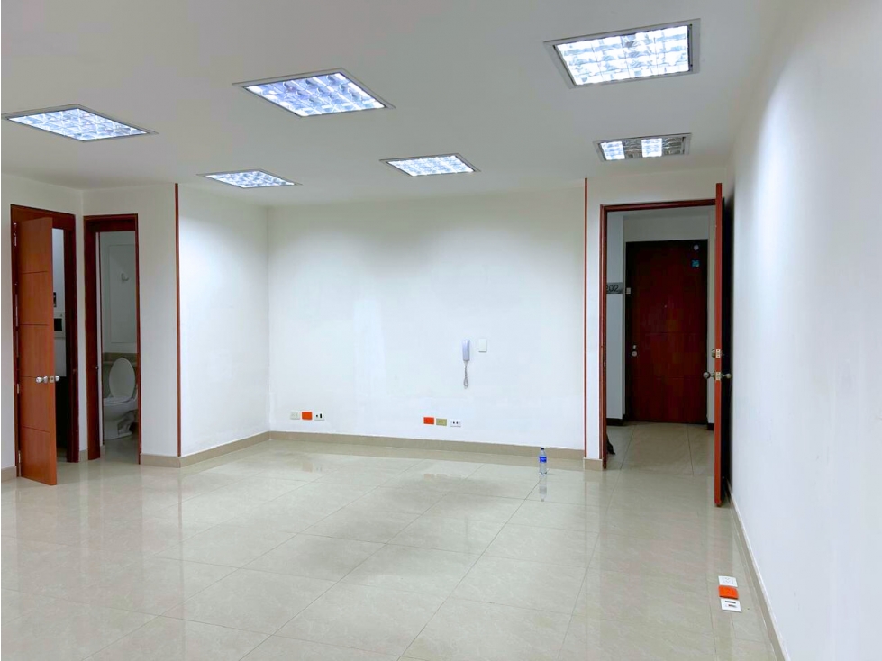 OFICINA EN ARRIENDO EN PARQUE CENTRAL BAVARIA - BOGOTA — foto 4