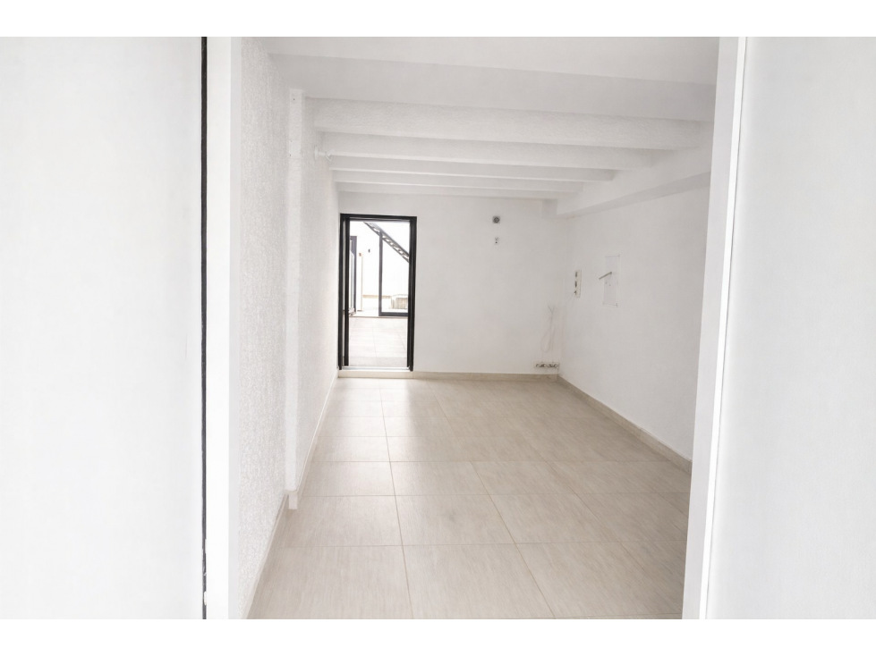 LOCAL EN ARRIENDO PISO 1 EN VILLA DEL PRADO - BOGOTA — foto 2
