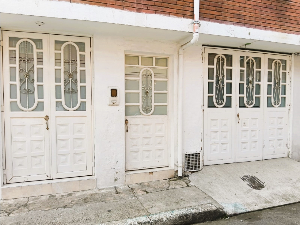 CASA EN VENTA PARA INVERSIÓN EN RIO NEGRO BOGOTA
