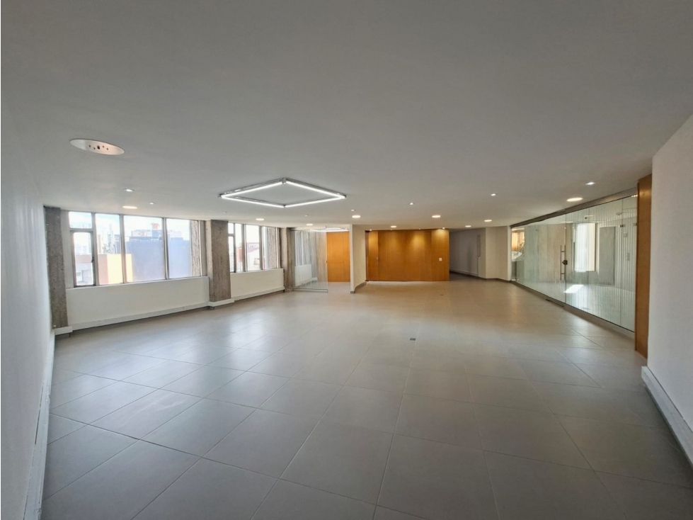 OFICINA EN ARRIENDO EN QUINTA CAMACHO - BOGOTA — foto 2