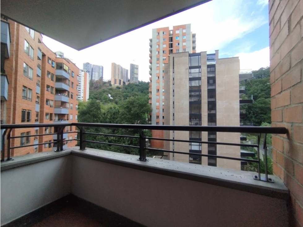APARTAMENTO EN ARRIENDO EN EL POBLADO