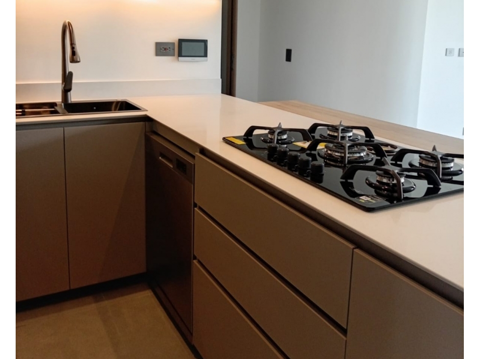 APARTAMENTO EN VENTA EN LA CASTELLANA MEDELLIN — foto 2