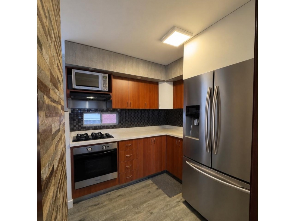 APARTAMENTO PARA LA VENTA EN LOMA DE LOS BERNAL MEDELLIN — foto 3