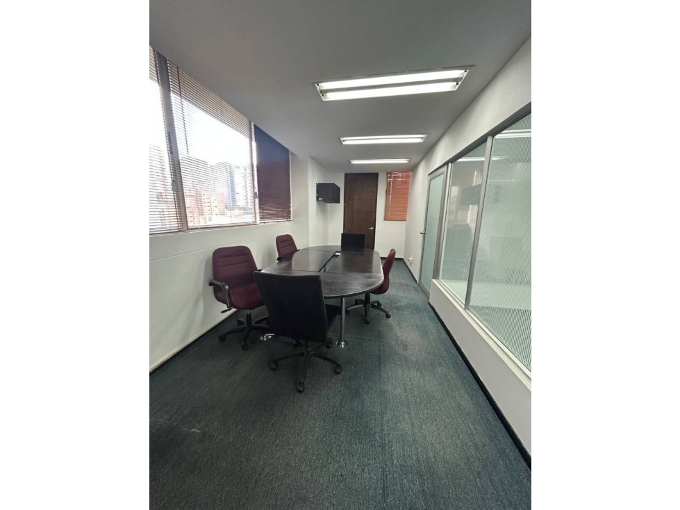 OFICINA EN ARRIENDO EN LA MILLA DE ORO MEDELLÍN — foto 3