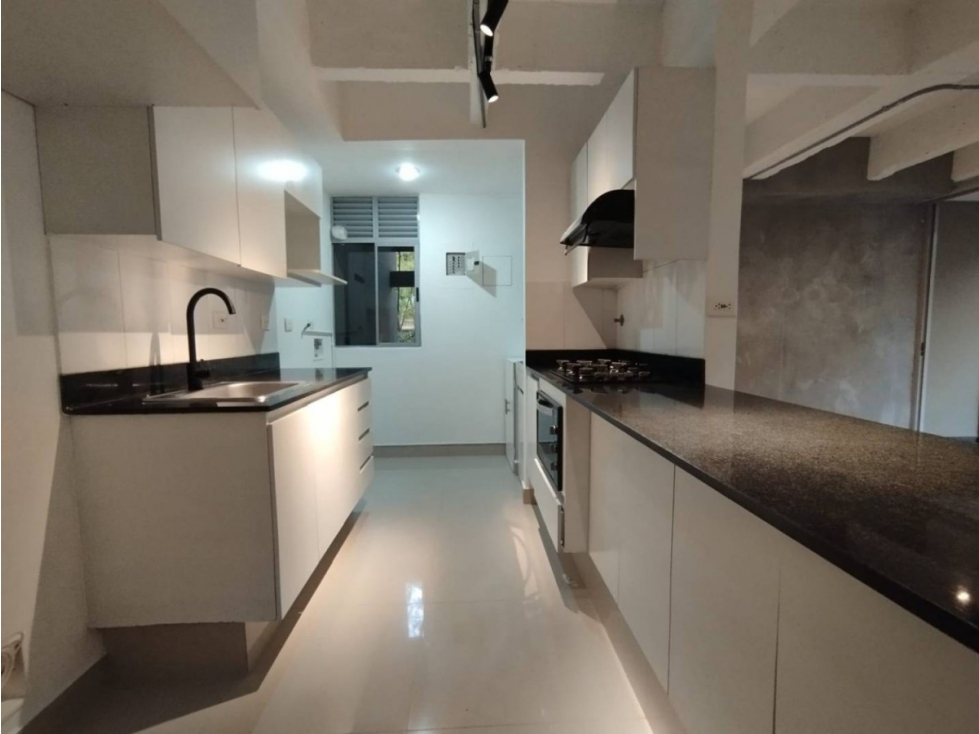 APARTAMENTO EN ARRIENDO EN EL POBLADO — foto 4