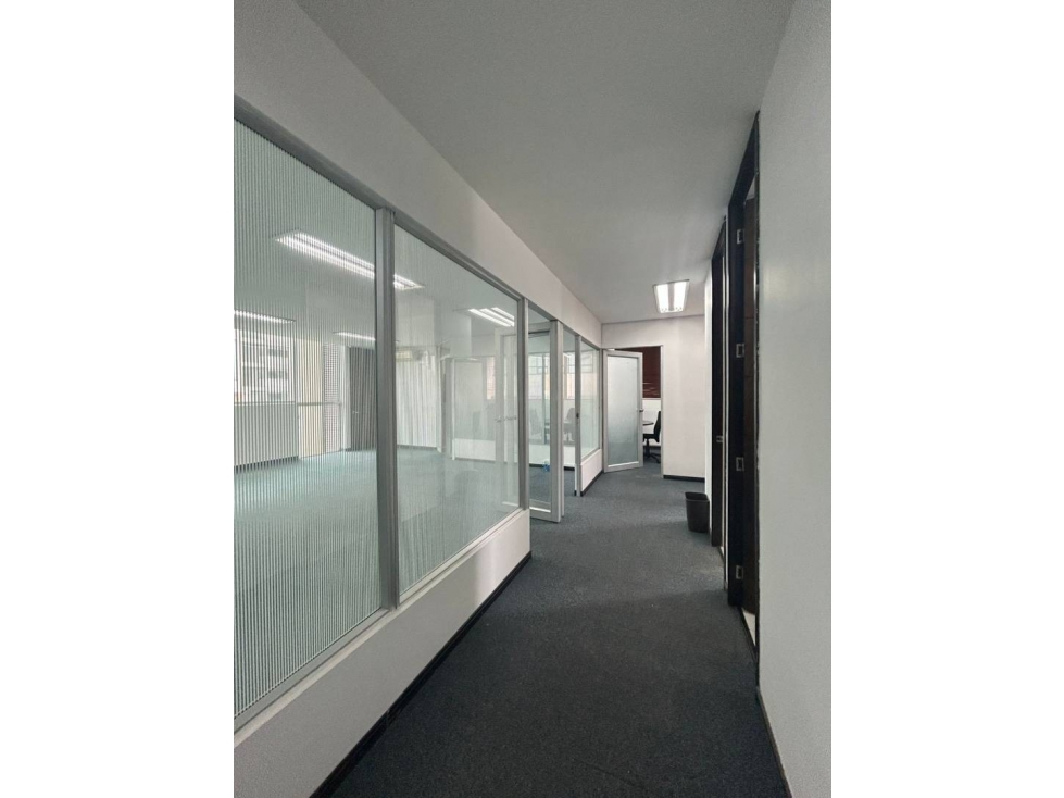 OFICINA EN ARRIENDO EN LA MILLA DE ORO MEDELLÍN — foto 4