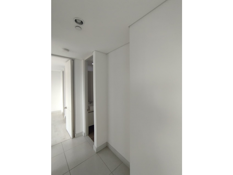 APARTAMENTO EN ARRIENDO LOMA DEL CHOCHO — foto 3