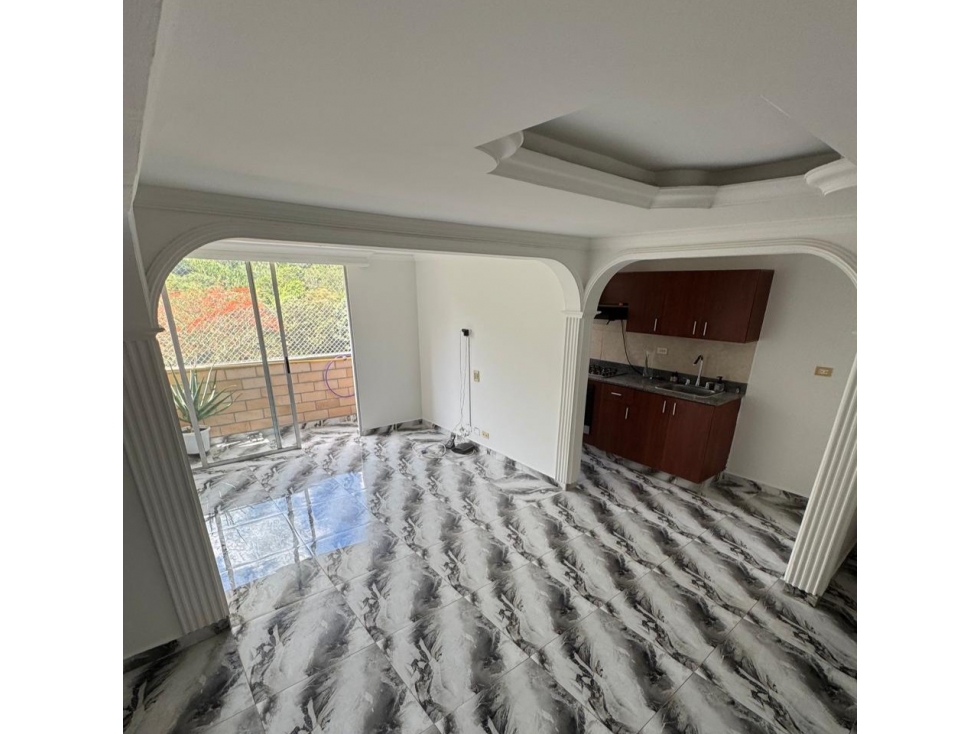 APARTAMENTO EN ARRIENDO LOMA DE LOS BERNAL BELEN MEDELLIN — foto 2