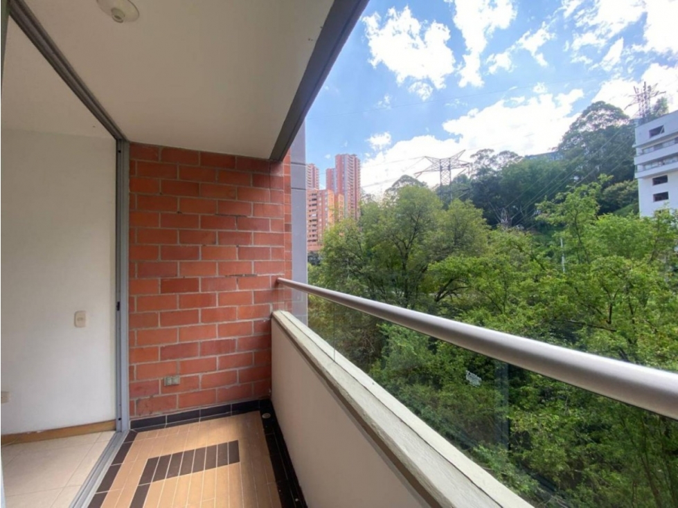 APARTAMENTO EN ARRIENDO EN EL POBLADO — foto 3