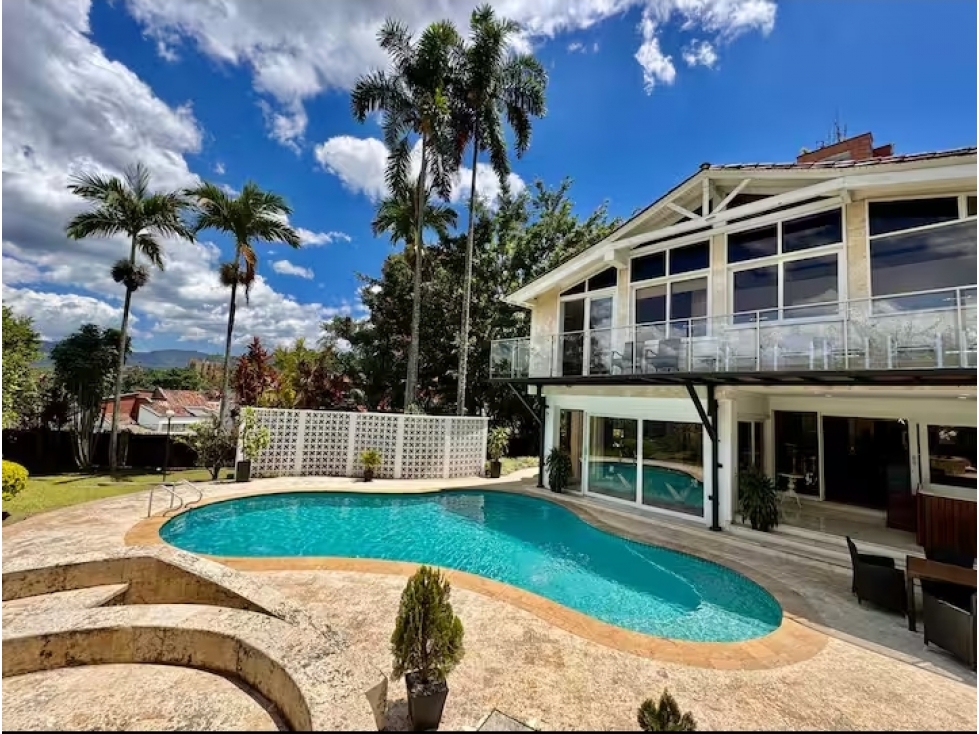 CASA EN VENTA EN EL POBLADO MEDELLIN