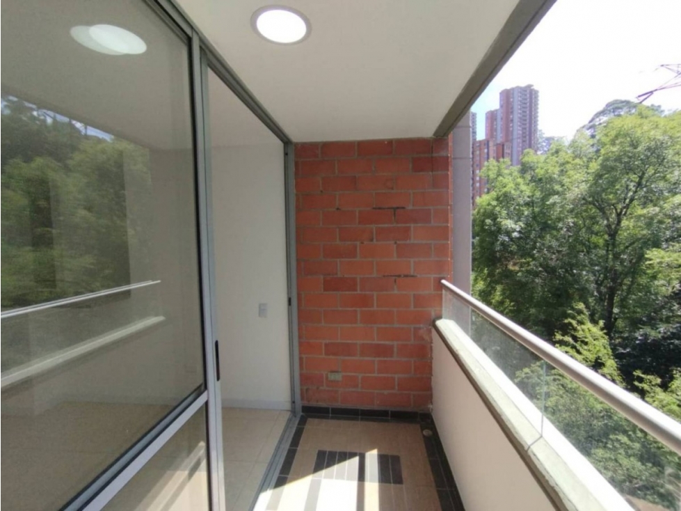 APARTAMENTO EN ARRIENDO EN EL POBLADO — foto 4