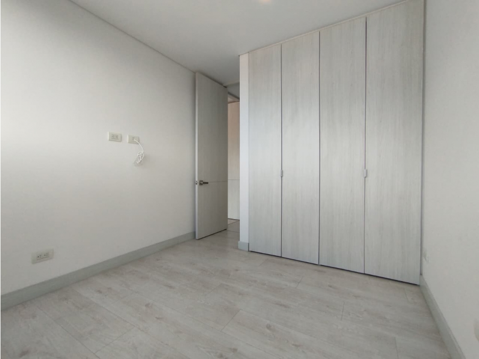 APARTAMENTO EN ARRIENDO LOMA DEL CHOCHO — foto 6