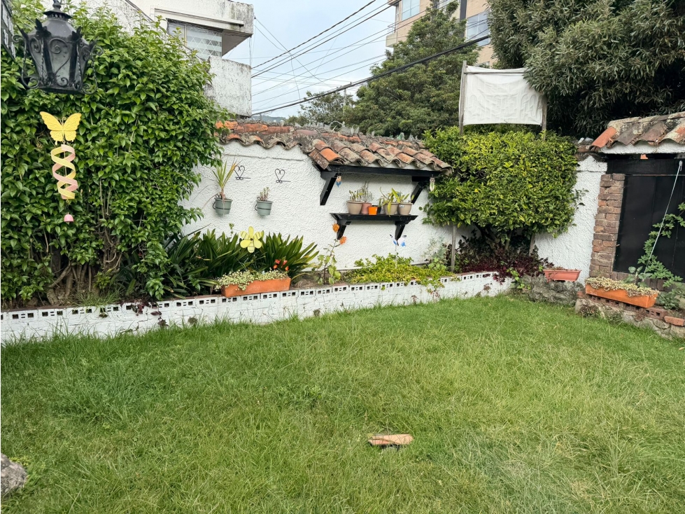 CASA EN VENTA PARA INVERSIÓN EN LOS CEDROS BOGOTA