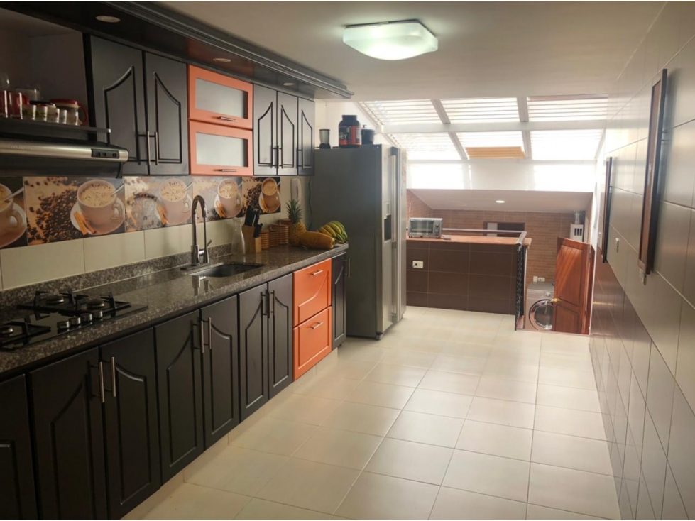 CASA EN VENTA EN SANTA BARBARA - BOGOTA