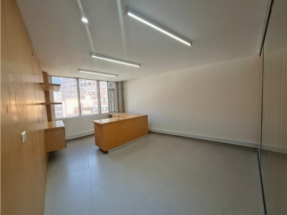 OFICINA EN ARRIENDO EN QUINTA CAMACHO - BOGOTA — foto 3
