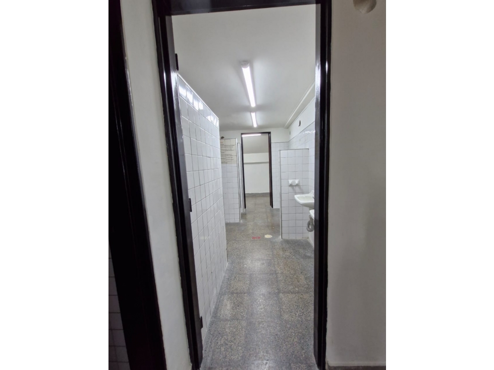 EDIFICIO EN VENTA EN LA CANDELARIA - MEDELLIN — foto 2