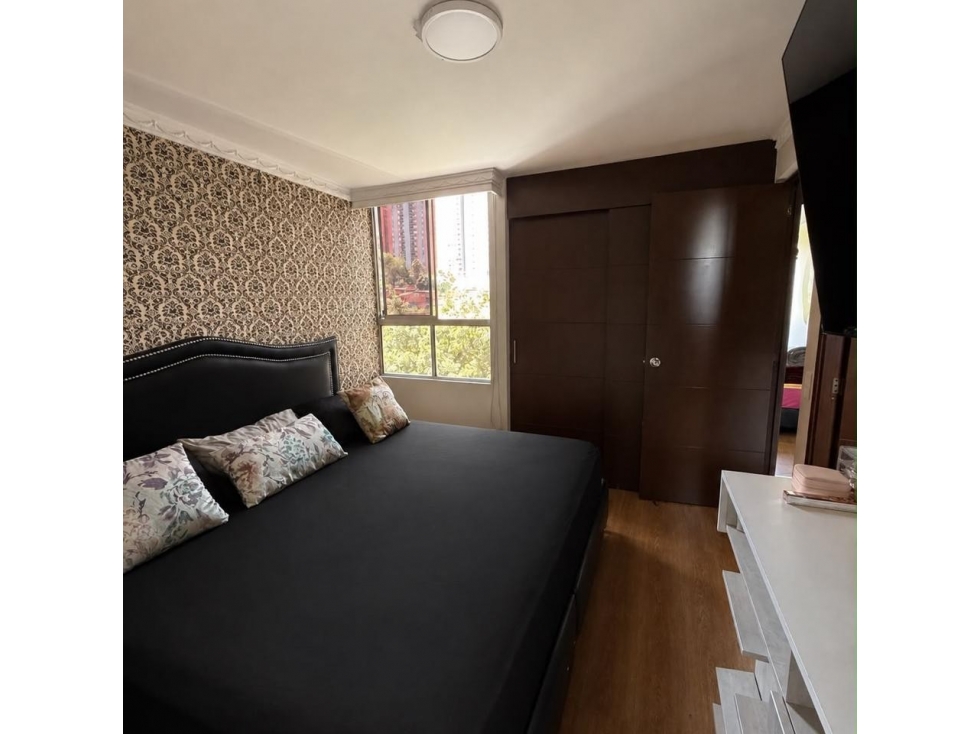 APARTAMENTO PARA LA VENTA EN LOMA DE LOS BERNAL MEDELLIN — foto 4