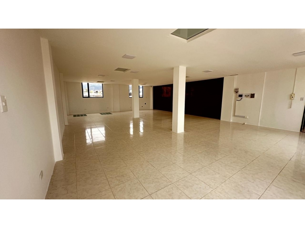 OFICINA COMERCIAL CON EXCELENTE UBICACION EN BOGOTA - EL RECUERDO 301 — foto 4