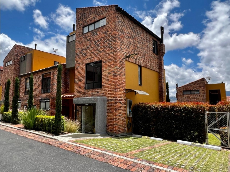 CASA EN VENTA EN COLINA CAMPESTRE - BOGOTA