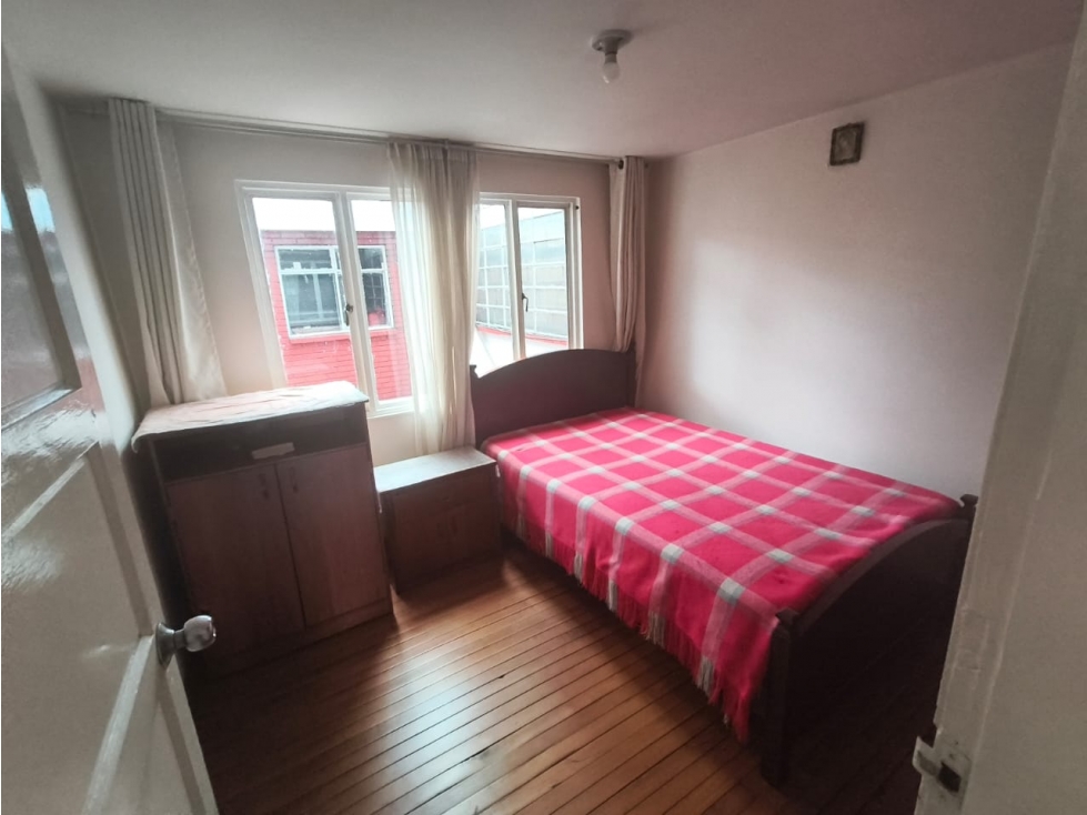 CASA EN VENTA EN LA CLARITA - BOGOTA — foto 3