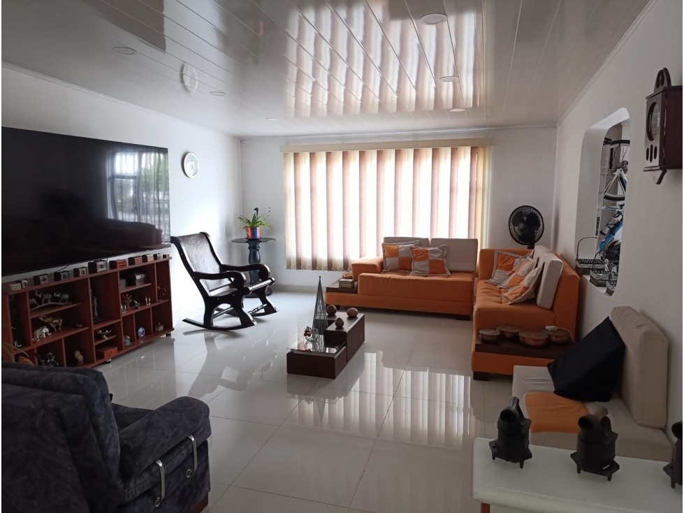 CASA EN VENTA BARRIO PIEDRAGRAMDE - FUSAGASUGA - 2