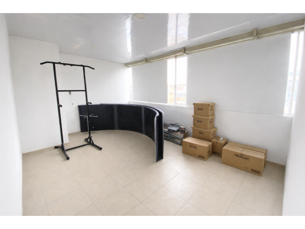 LOCAL EN ARRIENDO EN SANTA SOFIA - BOGOTÁ — foto 4
