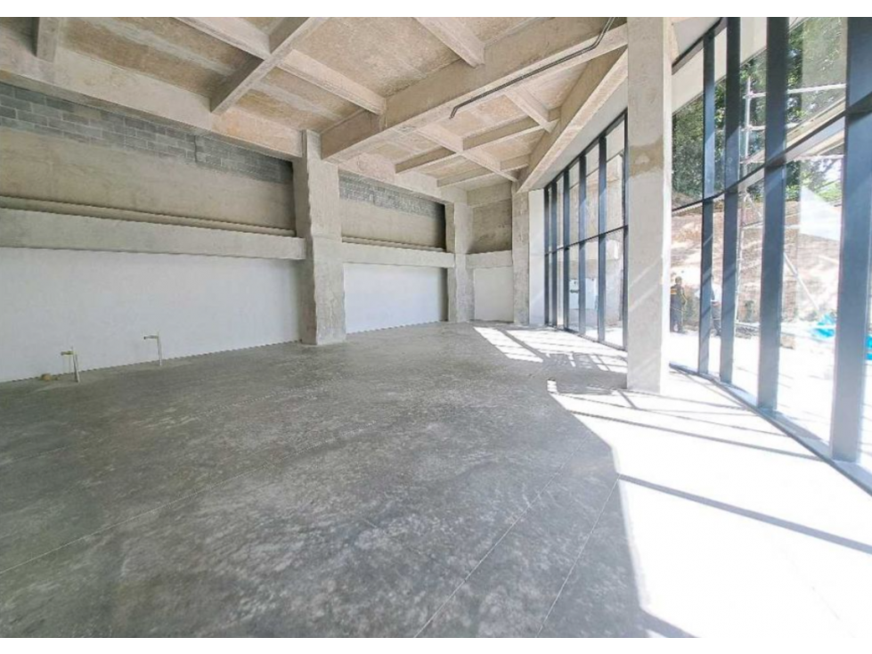 VENTA DE LOCAL EN EL POBLADO — foto 3