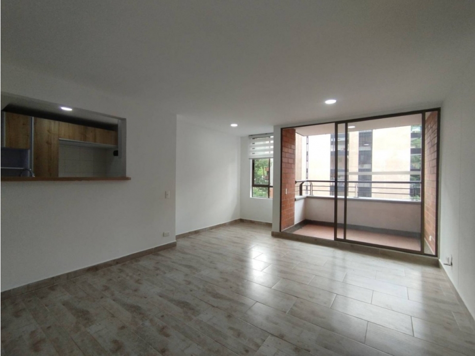 APARTAMENTO EN ARRIENDO EN EL POBLADO — foto 2