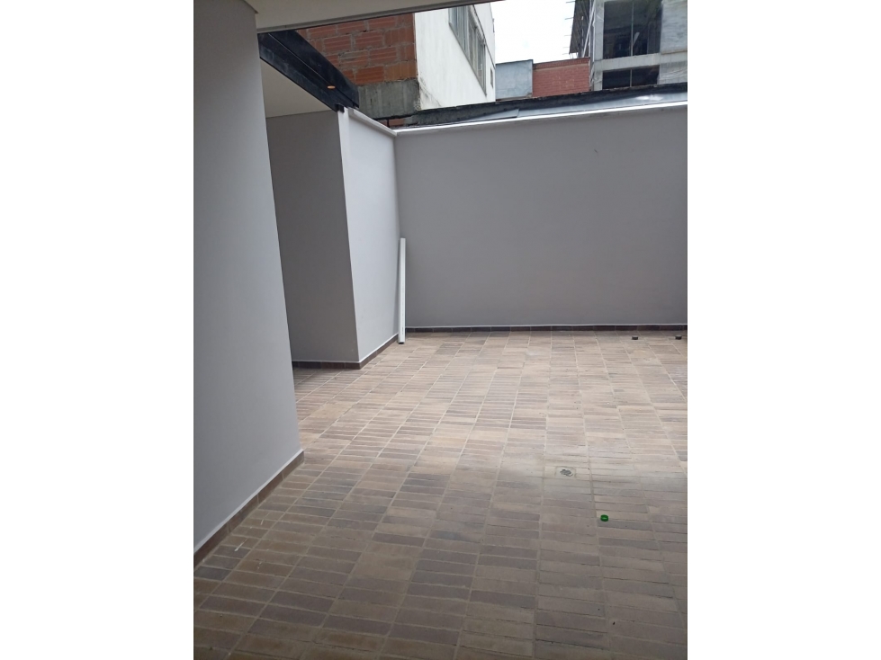 APARTAMENTO EN VENTA EN LA CASTELLANA MEDELLÍN — foto 3