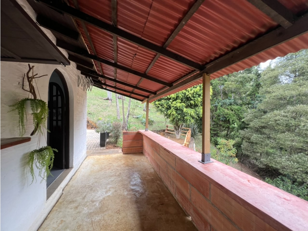 SE RENTA APARTAESTUDIO AMOBLADO EN LLANO GRANDE ANTIOQUIA