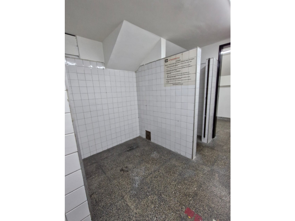 EDIFICIO EN VENTA EN LA CANDELARIA - MEDELLIN — foto 3