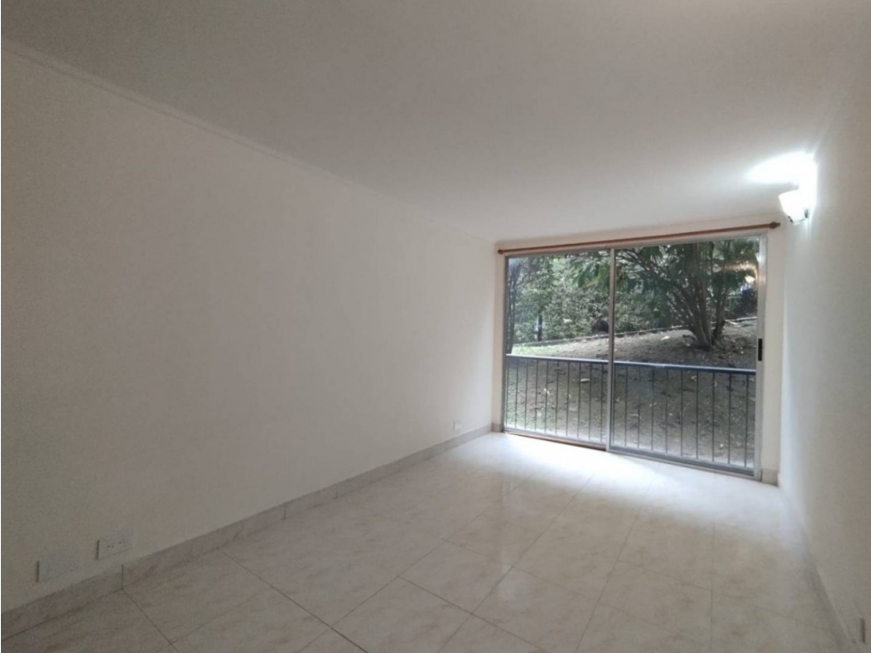 APARTAMENTO EN ARRIENDO EN LA LOMA DEL INDIO — foto 4