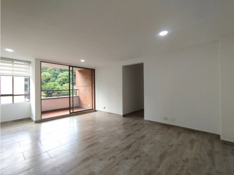 APARTAMENTO EN ARRIENDO EN EL POBLADO — foto 3