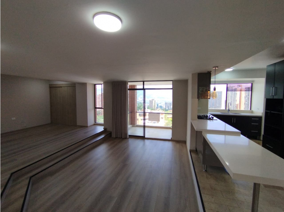 APARTAMENTO EN ARRIENDO EN EL POBLADO — foto 4
