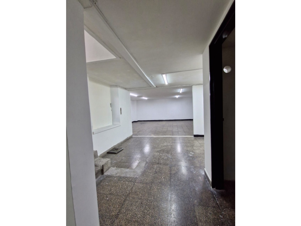 EDIFICIO EN VENTA EN LA CANDELARIA - MEDELLIN — foto 4