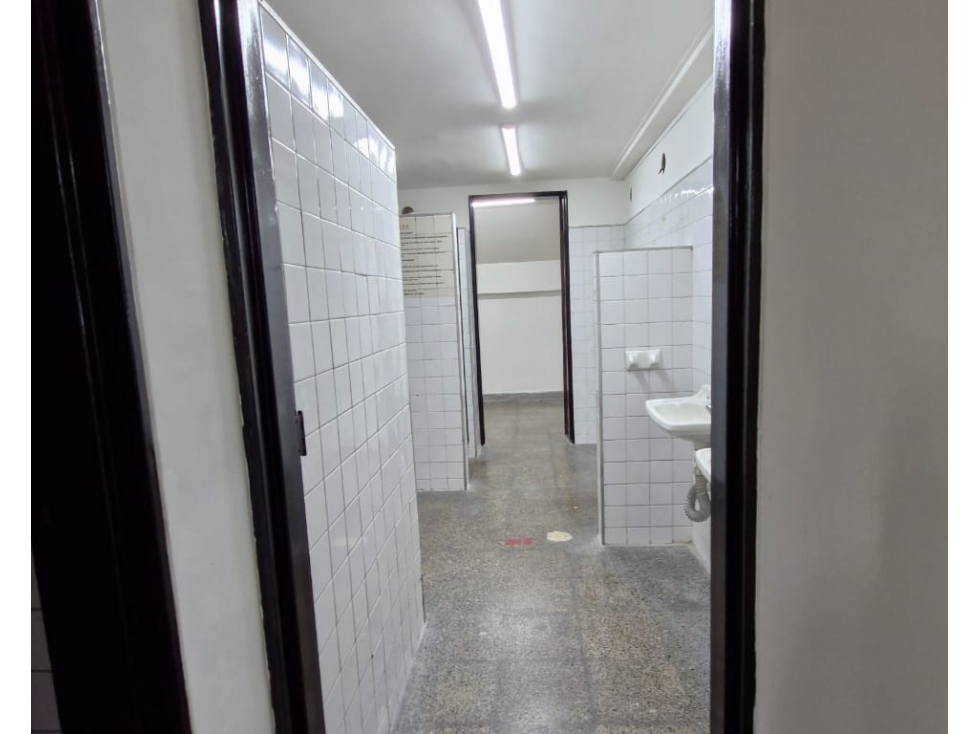 EDIFICIO EN VENTA EN LA CANDELARIA - MEDELLIN — foto 4