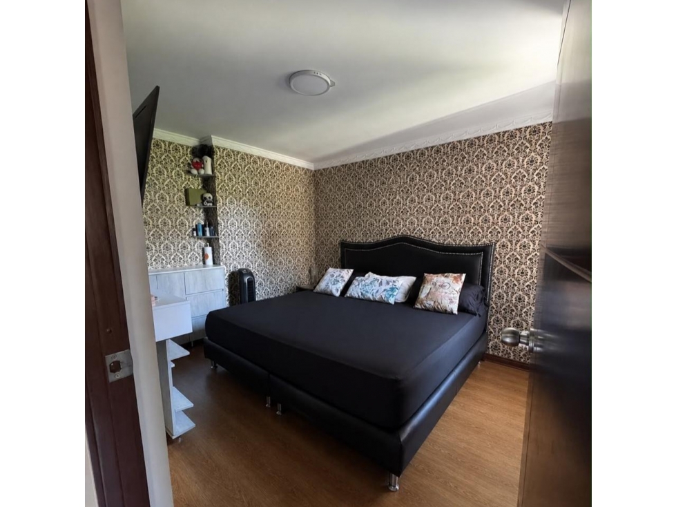 APARTAMENTO PARA LA VENTA EN LOMA DE LOS BERNAL MEDELLIN — foto 6
