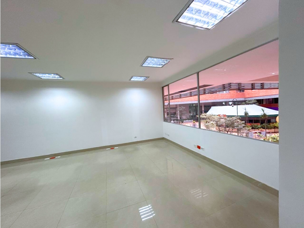 OFICINA EN ARRIENDO EN PARQUE CENTRAL BAVARIA - BOGOTA — foto 2