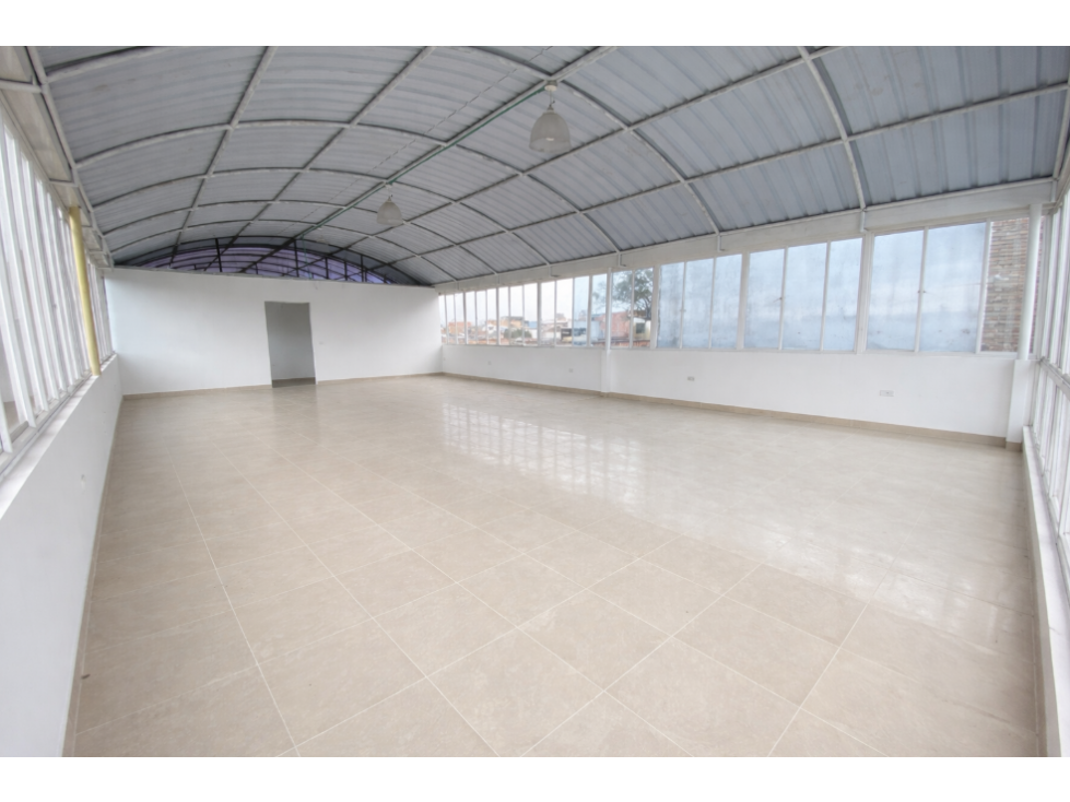 LOCAL EN ARRIENDO EN SANTA SOFIA - BOGOTÁ