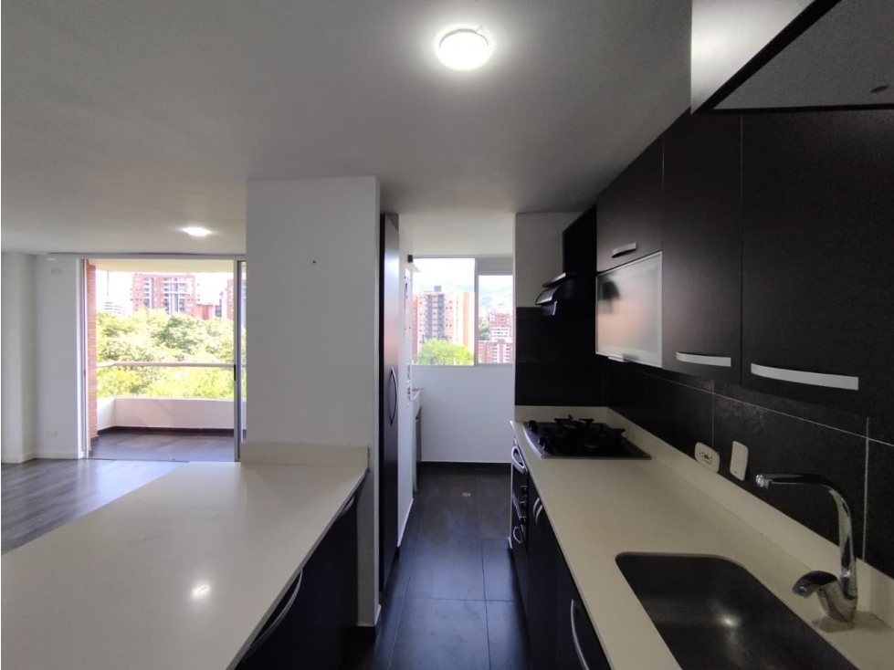 APARTAMENTO EN ARRIENDO EN POBLADO — foto 4