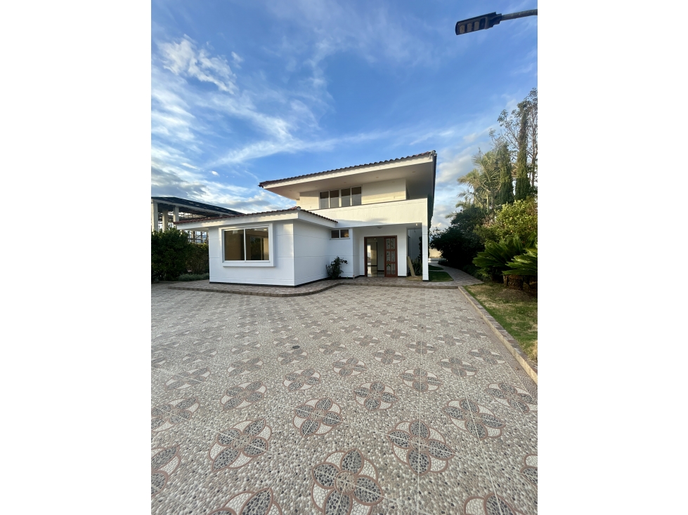 SE VENDE CASA CAMPESTRE EN BARILOCHE - FUSAGASUGA - 1