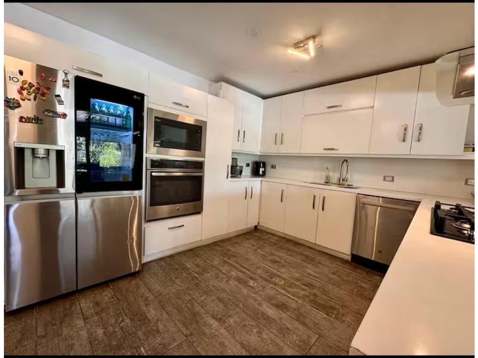 CASA EN VENTA EN EL POBLADO MEDELLIN — foto 2