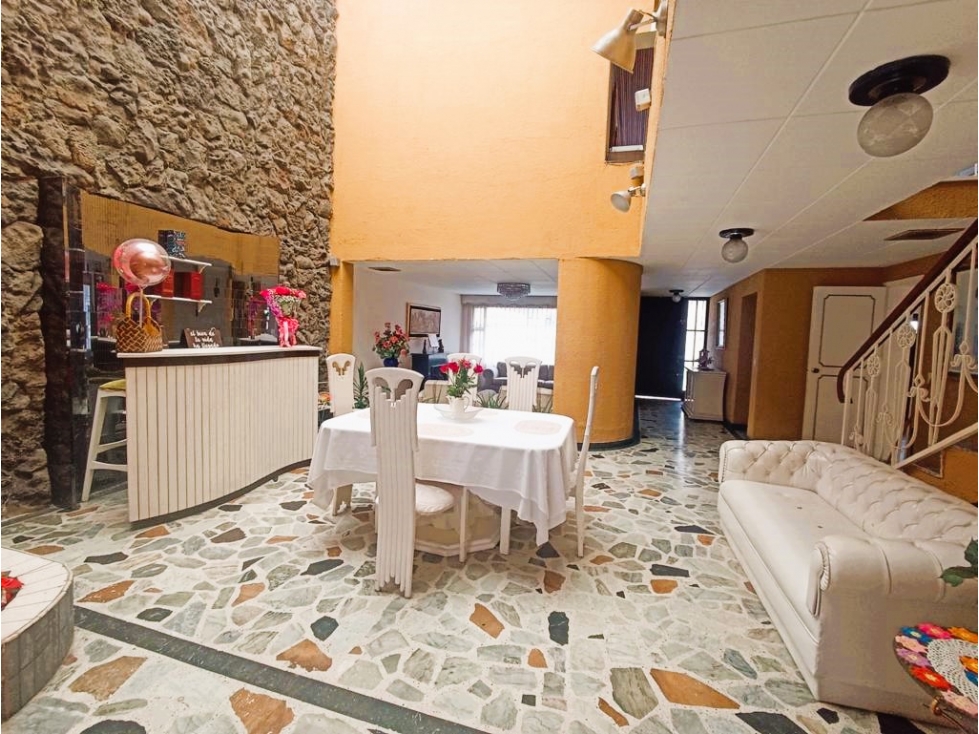 CASA EN VENTA EN LOS CEDROS BOGOTA — foto 4